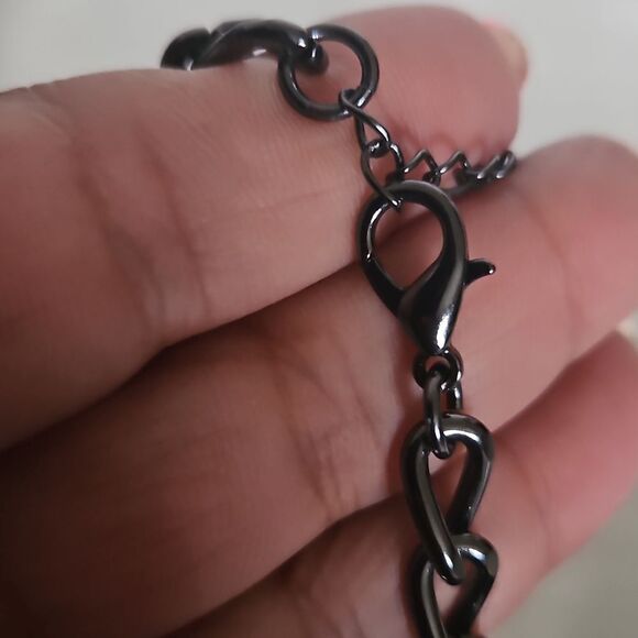 Elegant Burgundy and Black Statement Necklace - Picture 7 of 16